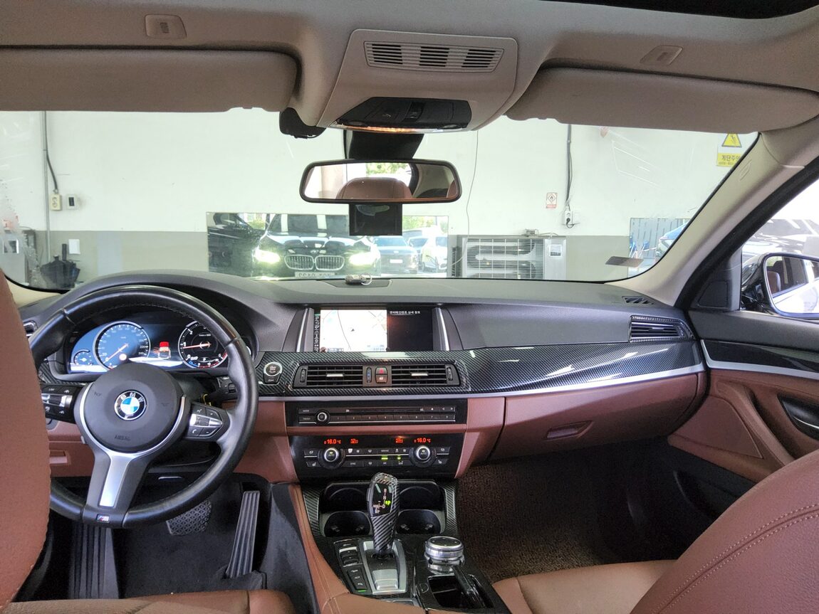 BMW 5 SERIES (6TH GEN) 520d xDRIVE M AERODYNAMIC PRO 2016 - zdjęcie 11