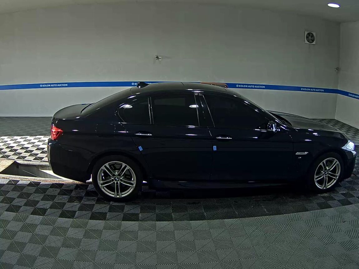 BMW 5 SERIES (6TH GEN) 520d xDRIVE M AERODYNAMIC PRO 2016 - zdjęcie 4