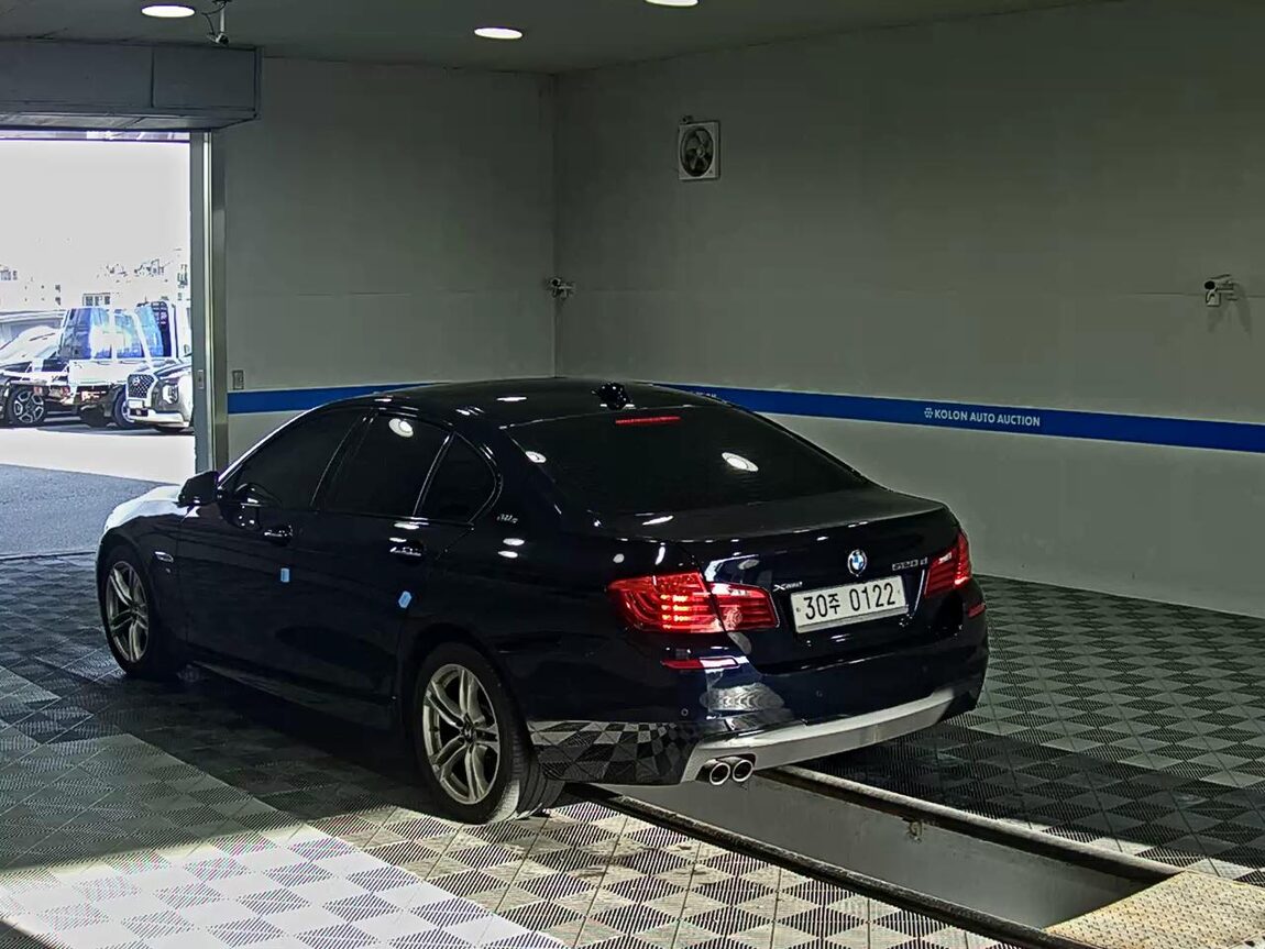 BMW 5 SERIES (6TH GEN) 520d xDRIVE M AERODYNAMIC PRO 2016 - zdjęcie 6