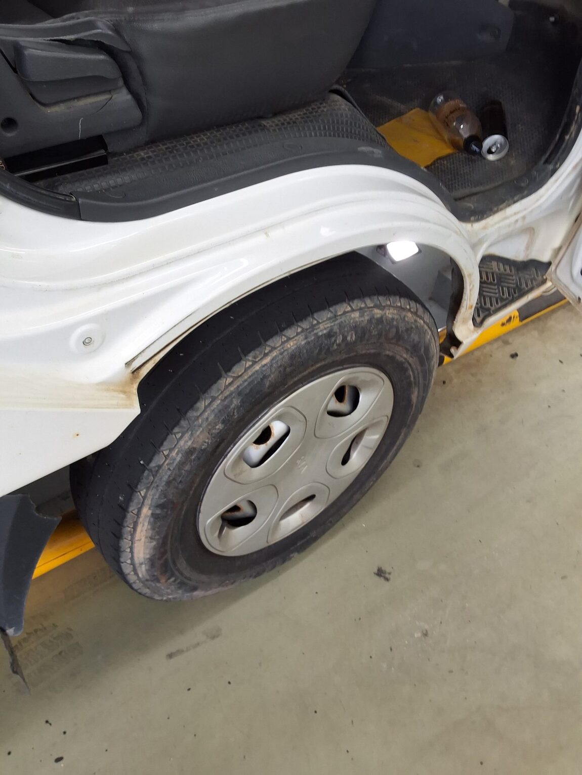 KIA BONGO III CARGO CRDi KING CAB EXTRA LONG WHEELBASE 2016 - zdjęcie 21
