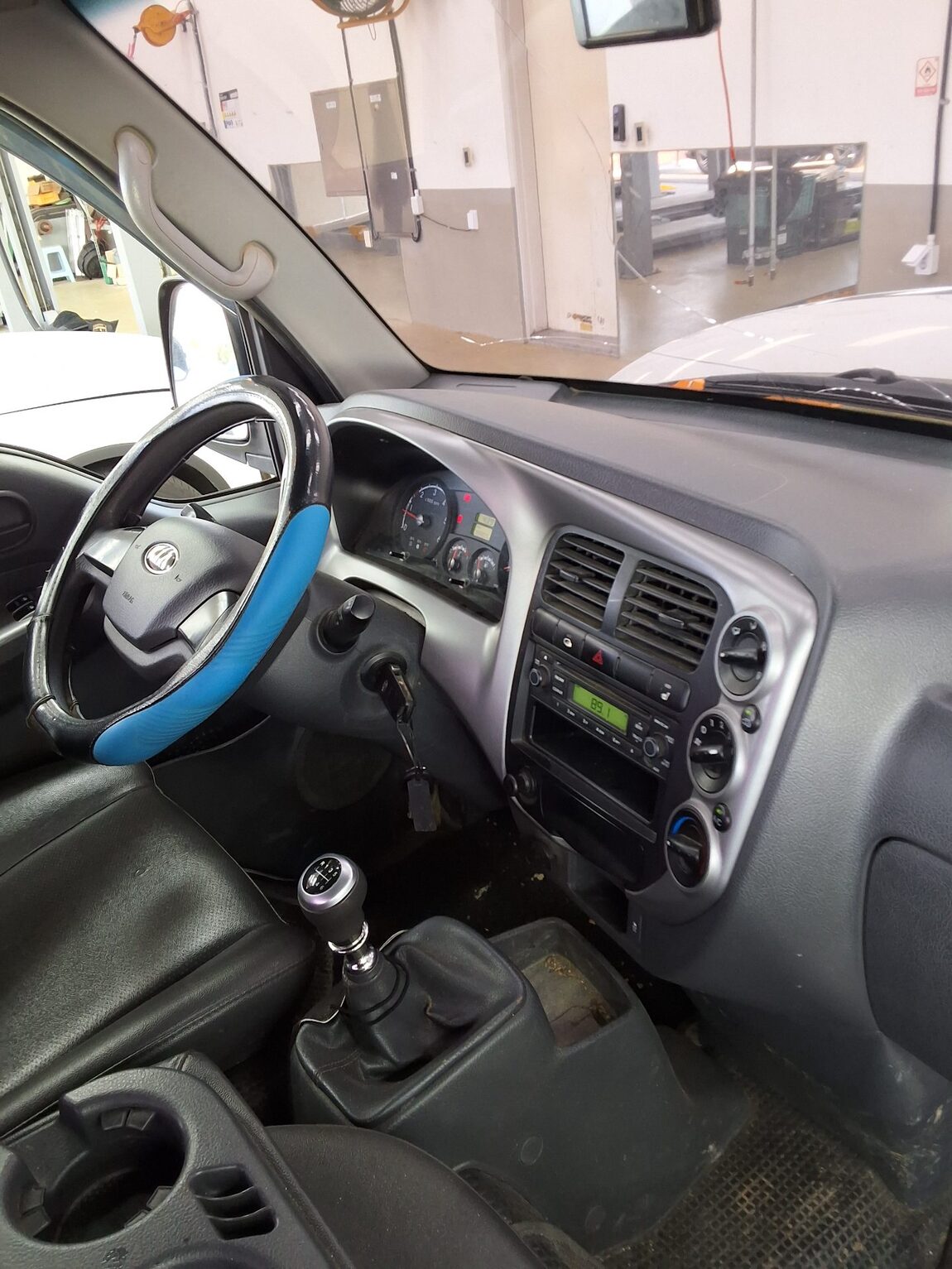KIA BONGO III CARGO CRDi KING CAB EXTRA LONG WHEELBASE 2016 - zdjęcie 11