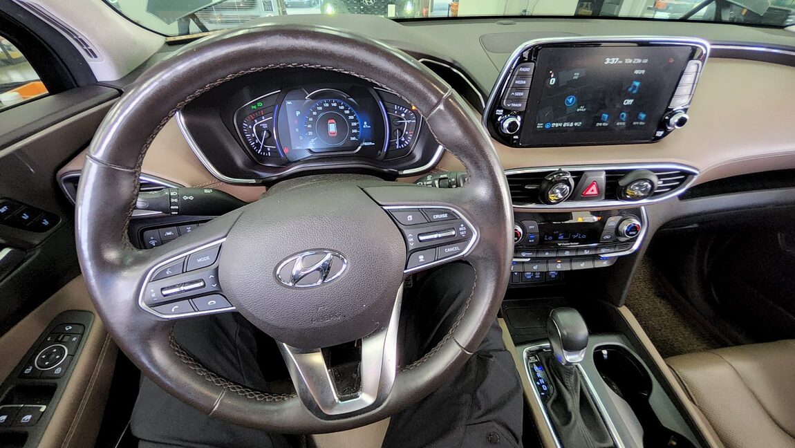 HYUNDAI SANTA FE (TM) R2.2 4WD PRESTIGE 2019 - zdjęcie 18