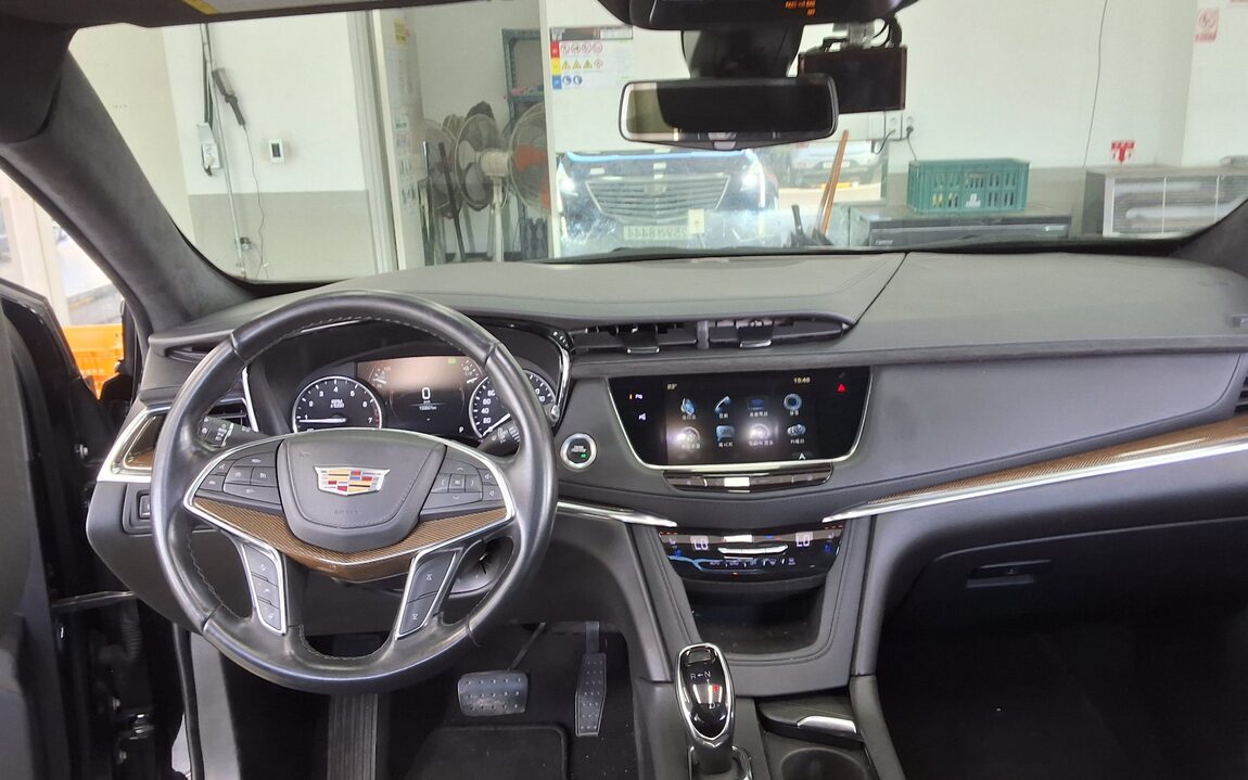 CADILLAC XT5 3.6 PLATINUM 2019 - zdjęcie 11