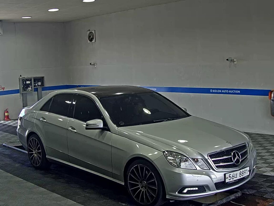MERCEDES-BENZ E-CLASS (4TH GEN) E300 ELEGANCE 2010 - zdjęcie 3