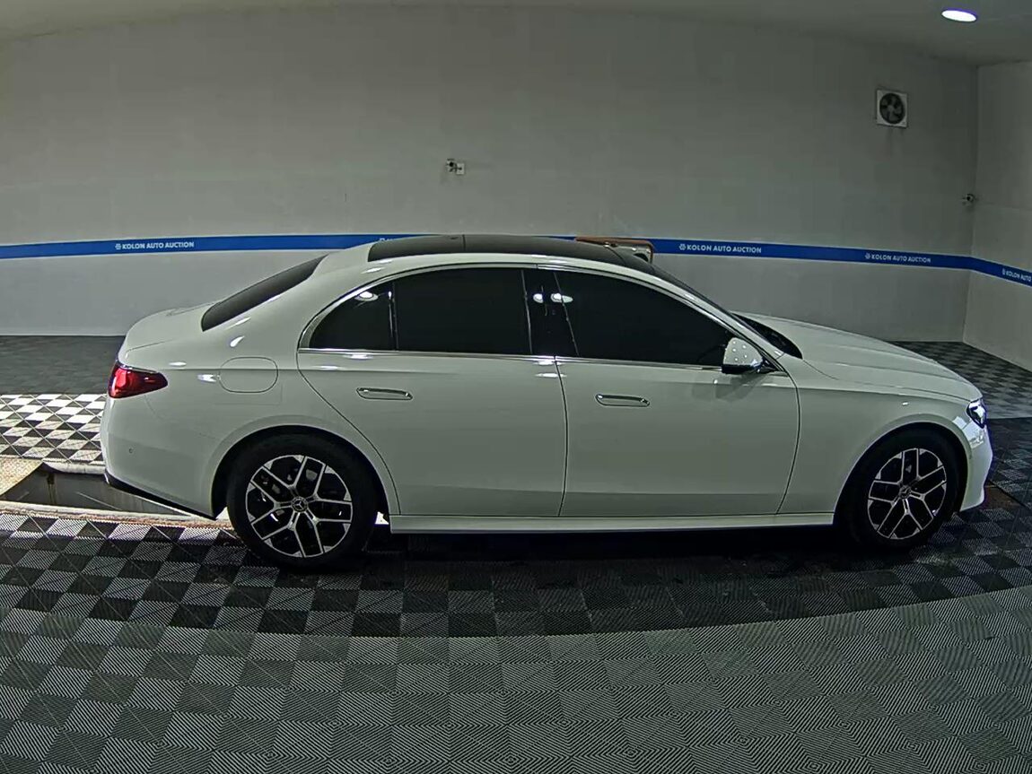 MERCEDES-BENZ E-CLASS (6TH GEN) E200 AVANTGARDE 2025 - zdjęcie 4