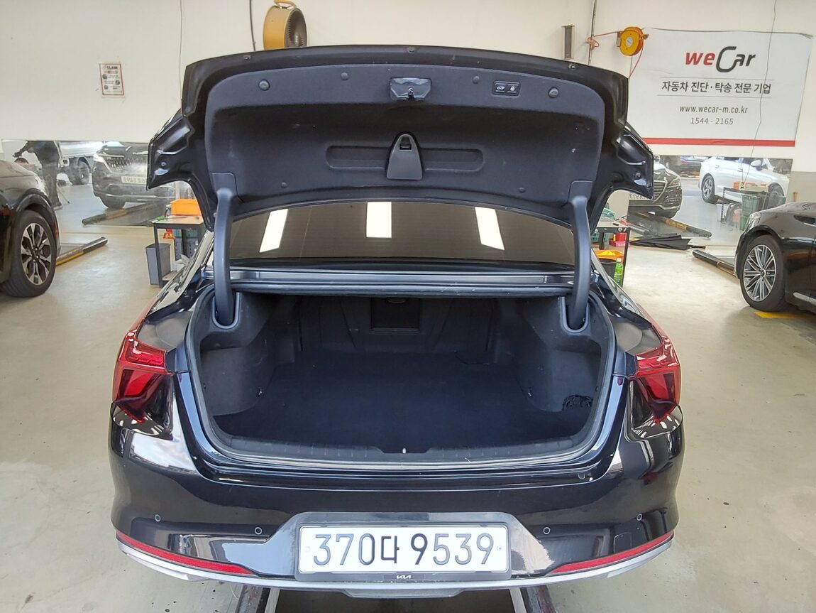 KIA K8 HYBRID HEV SIGNATURE 2023 - zdjęcie 15