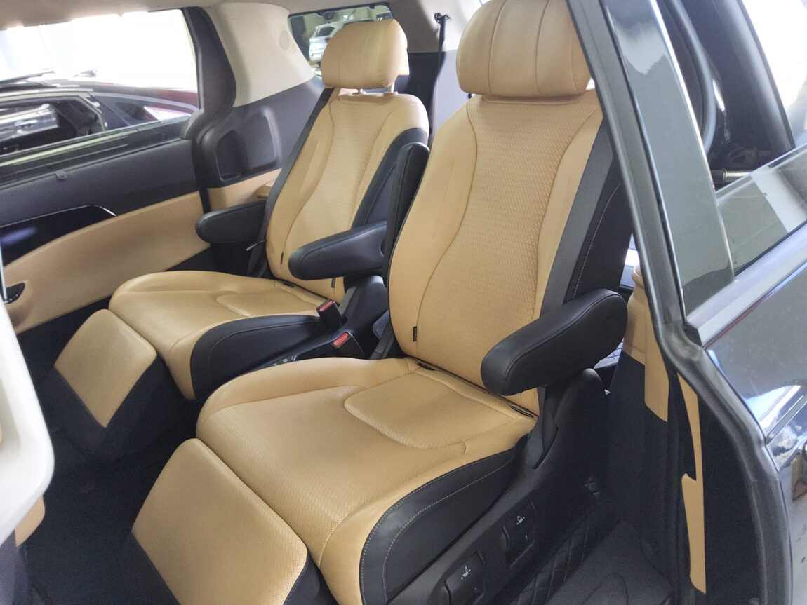 KIA NEW CARNIVAL (KA4) 7-SEATER DIESEL SIGNATURE 2023 - zdjęcie 12