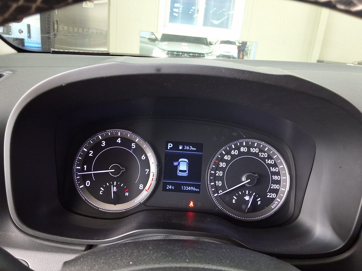 HYUNDAI VENUE 1.6 GASOLINE MODERN 2020 - zdjęcie 10