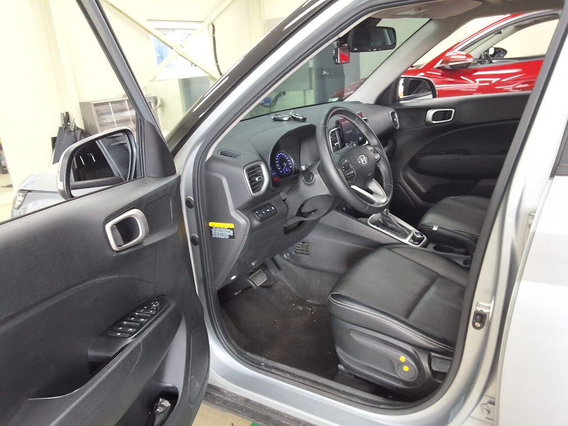 HYUNDAI VENUE 1.6 GASOLINE MODERN 2020 - zdjęcie 11