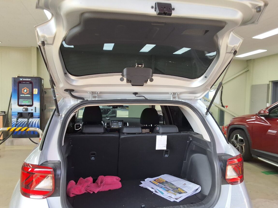 HYUNDAI VENUE 1.6 GASOLINE MODERN 2020 - zdjęcie 16