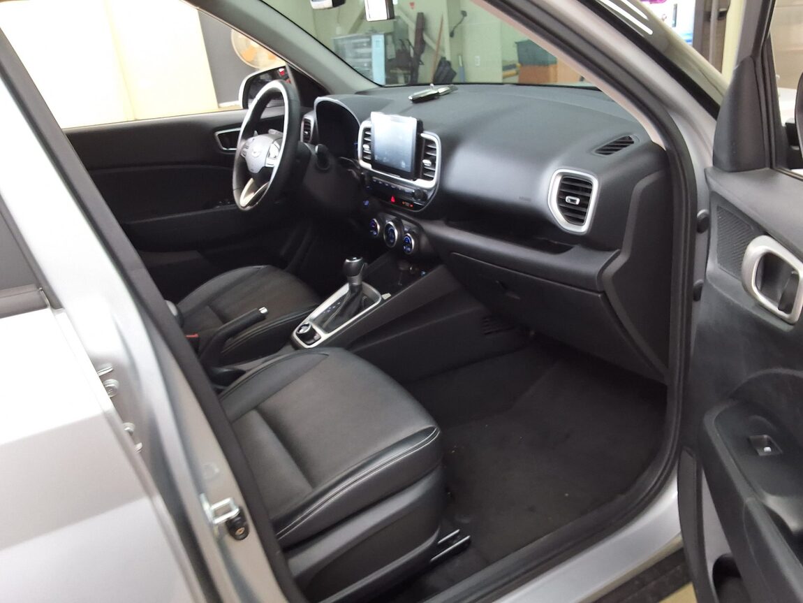 HYUNDAI VENUE 1.6 GASOLINE MODERN 2020 - zdjęcie 15