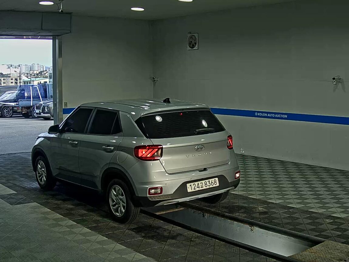 HYUNDAI VENUE 1.6 GASOLINE MODERN 2020 - zdjęcie 6