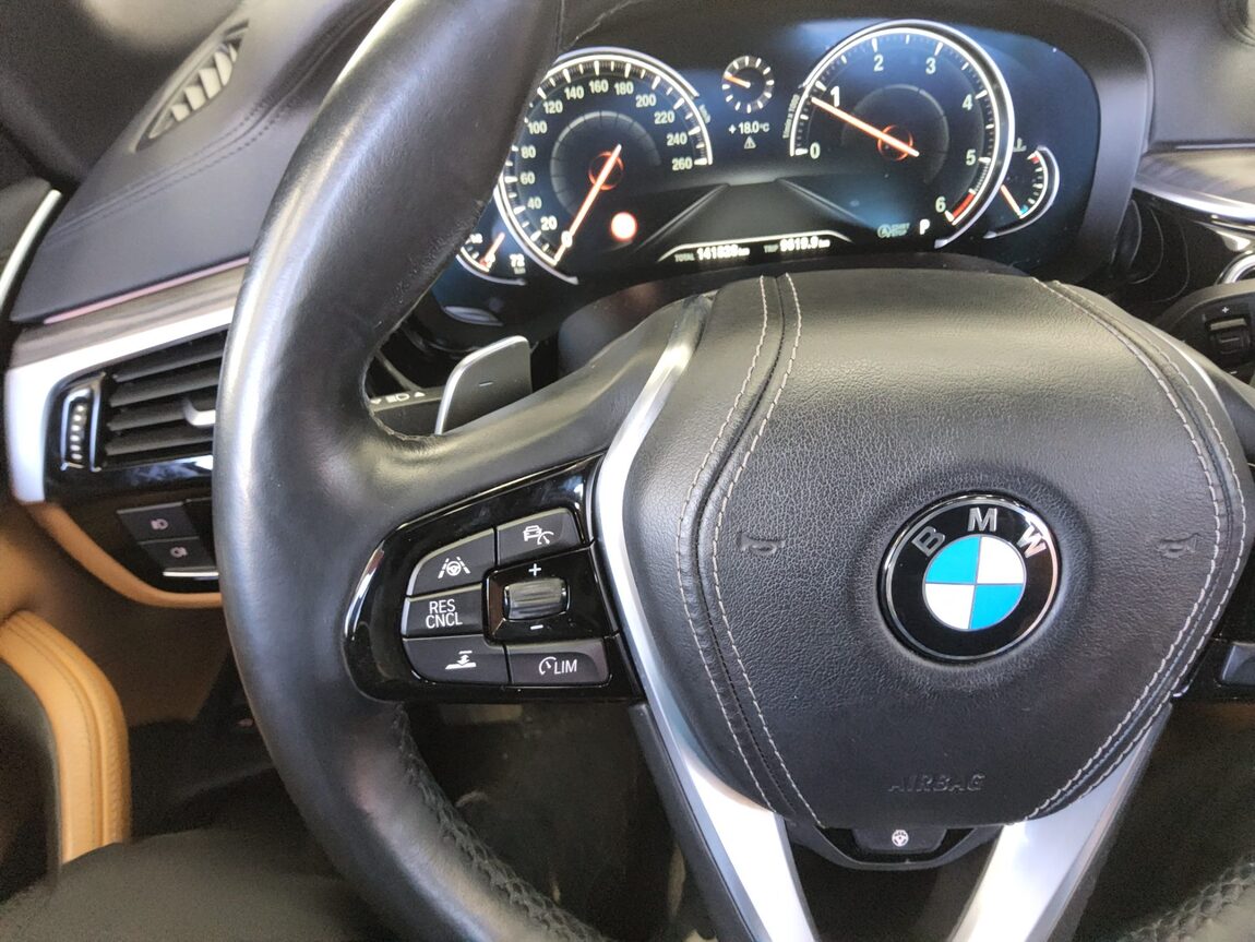 BMW 5 SERIES (7TH GEN) 520d M SPORT PACK PLUS 2017 - zdjęcie 17