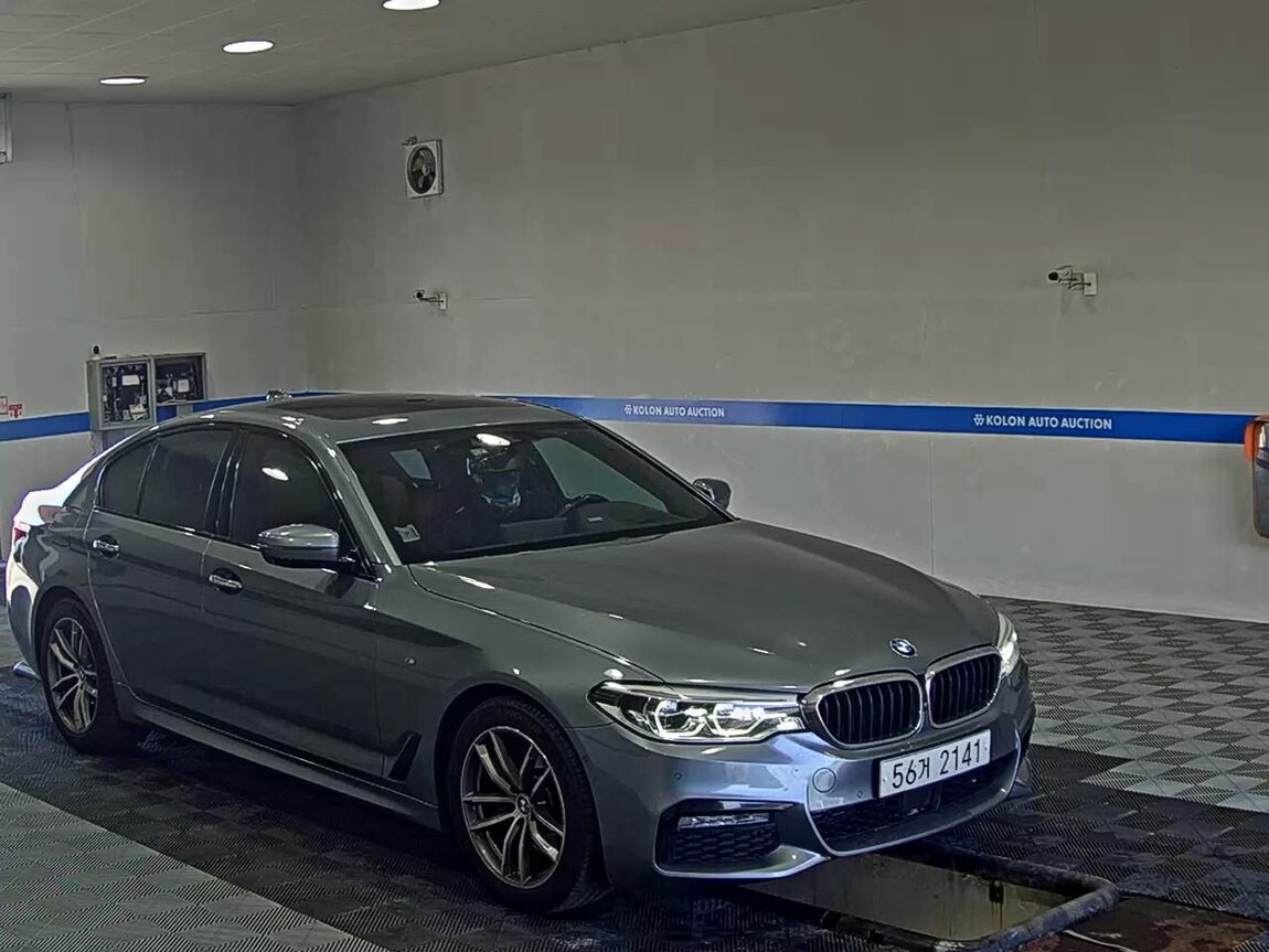 BMW 5 SERIES (7TH GEN) 520d M SPORT PACK PLUS 2017 - zdjęcie 3
