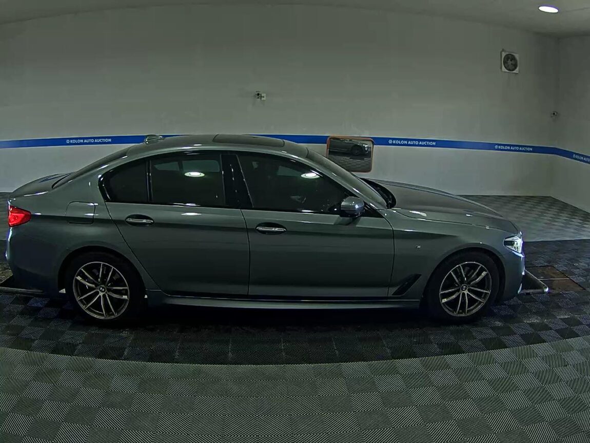 BMW 5 SERIES (7TH GEN) 520d M SPORT PACK PLUS 2017 - zdjęcie 4
