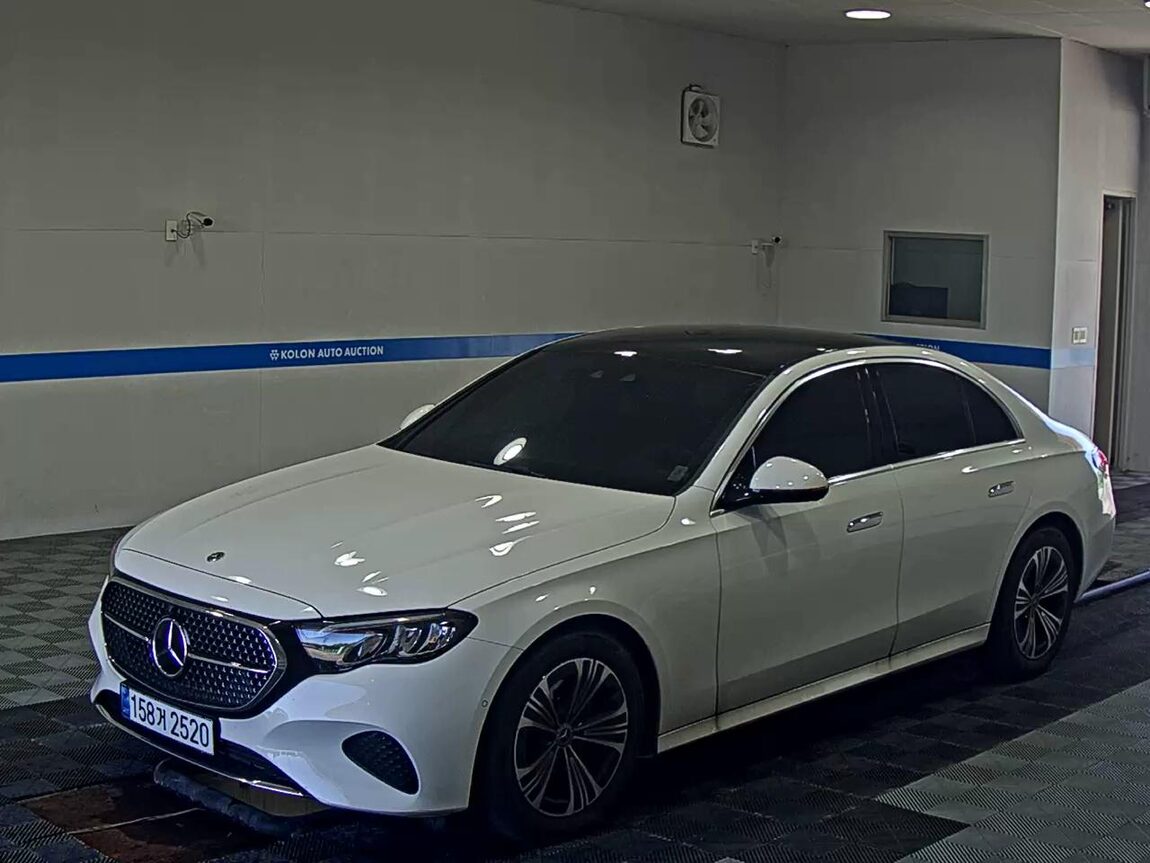 MERCEDES-BENZ E-CLASS (6TH GEN) E200 AVANTGARDE 2025 - zdjęcie 2