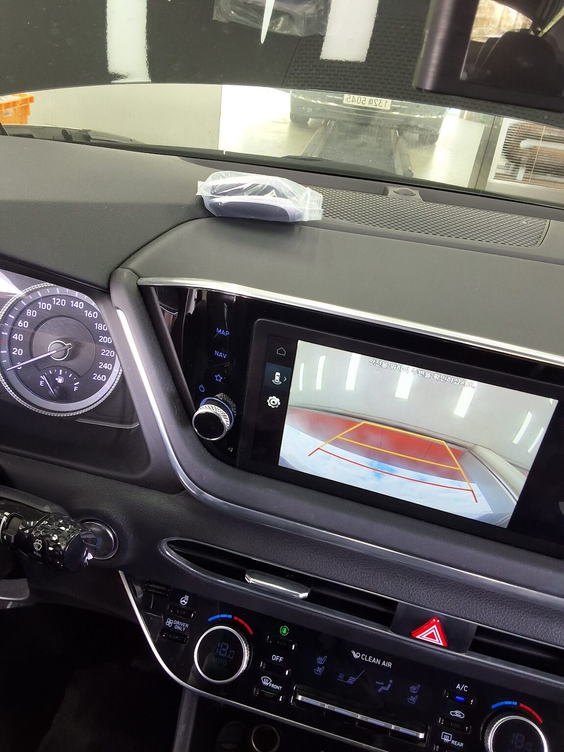 HYUNDAI SONATA (DN8) HYBRID 2.0 HEV PREMIUM PLUS 2022 - zdjęcie 17