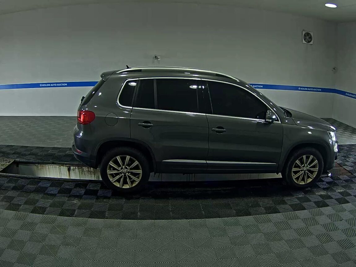 VOLKSWAGEN TIGUAN 2.0 TDI BLUEMOTION 2016 - zdjęcie 4
