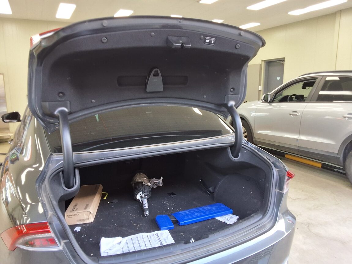 HYUNDAI THE NEW GRANDEUR IG HYBRID 2.4 HEV EXCLUSIVE 2022 - zdjęcie 16
