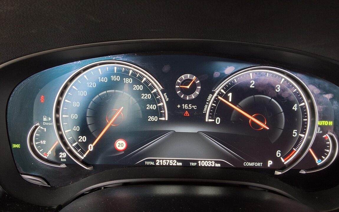 BMW 5 SERIES (7TH GEN) 520d M SPORT PACK PLUS 2017 - zdjęcie 9
