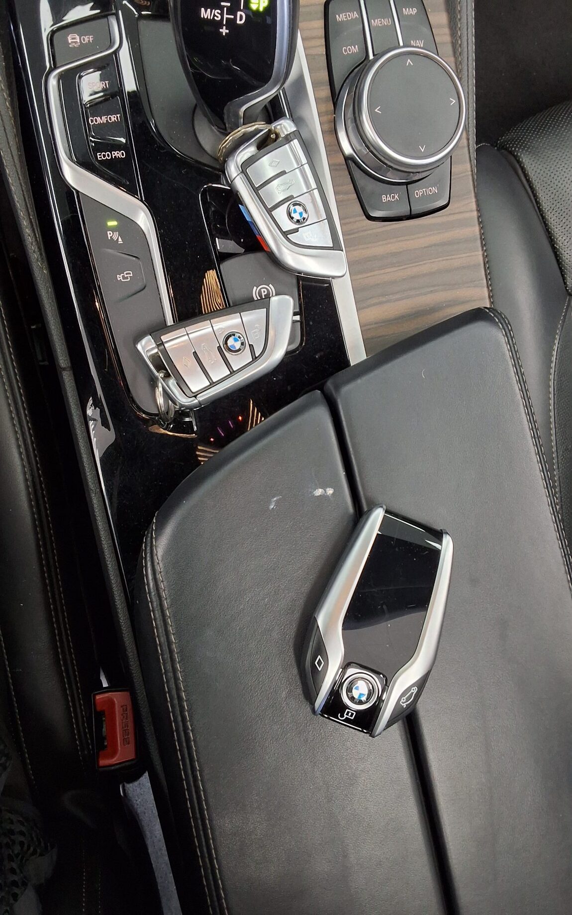 BMW 5 SERIES (7TH GEN) 520d M SPORT PACK PLUS 2017 - zdjęcie 20