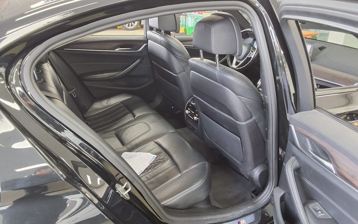 BMW 5 SERIES (7TH GEN) 520d M SPORT PACK PLUS 2017 - zdjęcie 13