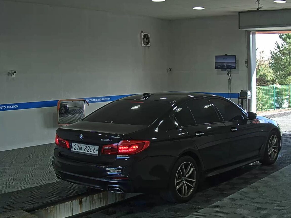 BMW 5 SERIES (7TH GEN) 520d M SPORT PACK PLUS 2017 - zdjęcie 5
