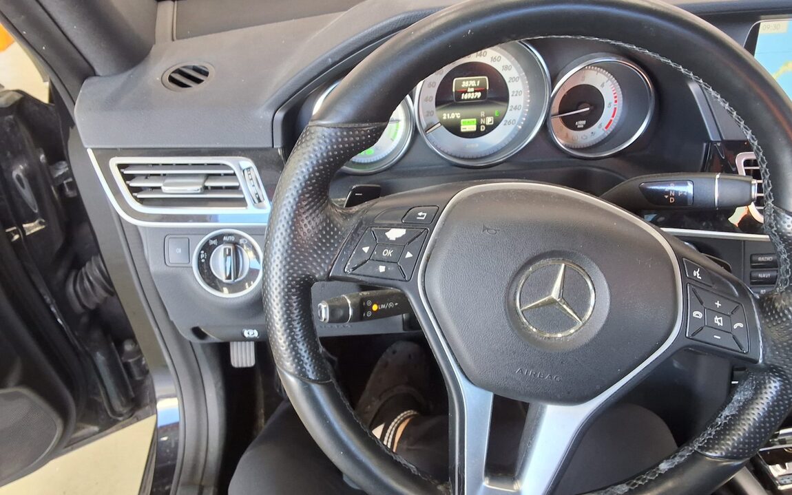 MERCEDES-BENZ E-CLASS (4TH GEN) E300 BLUETEC HYBRID 2014 - zdjęcie 17