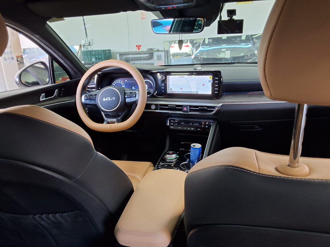 KIA NEW K5 (DL3) 1.6 GASOLINE TURBO SIGNATURE 2022 - zdjęcie 11