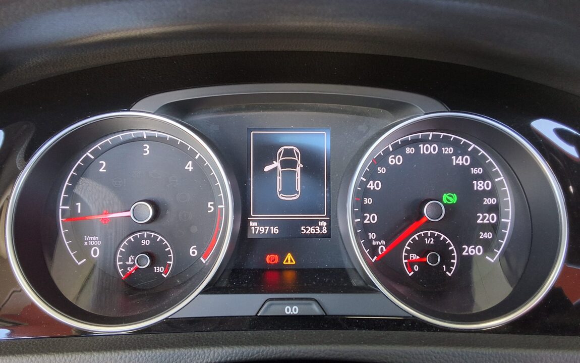 VOLKSWAGEN GOLF (7TH GEN) 2.0 TDI 2015 - zdjęcie 9