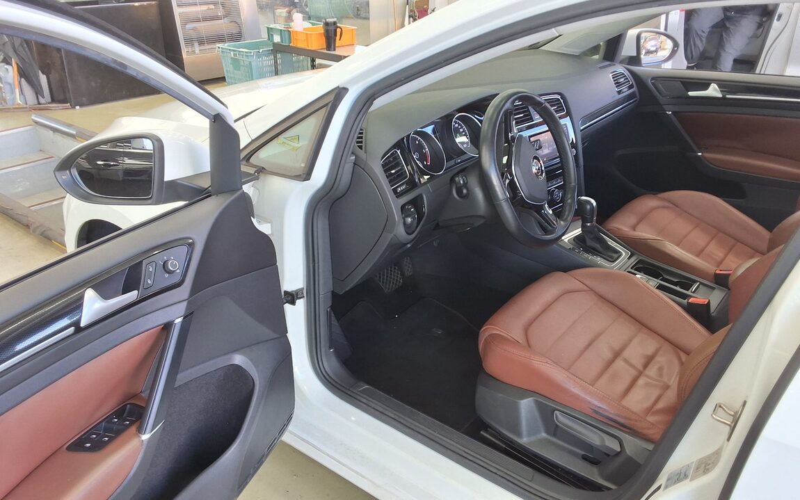 VOLKSWAGEN GOLF (7TH GEN) 2.0 TDI 2015 - zdjęcie 10