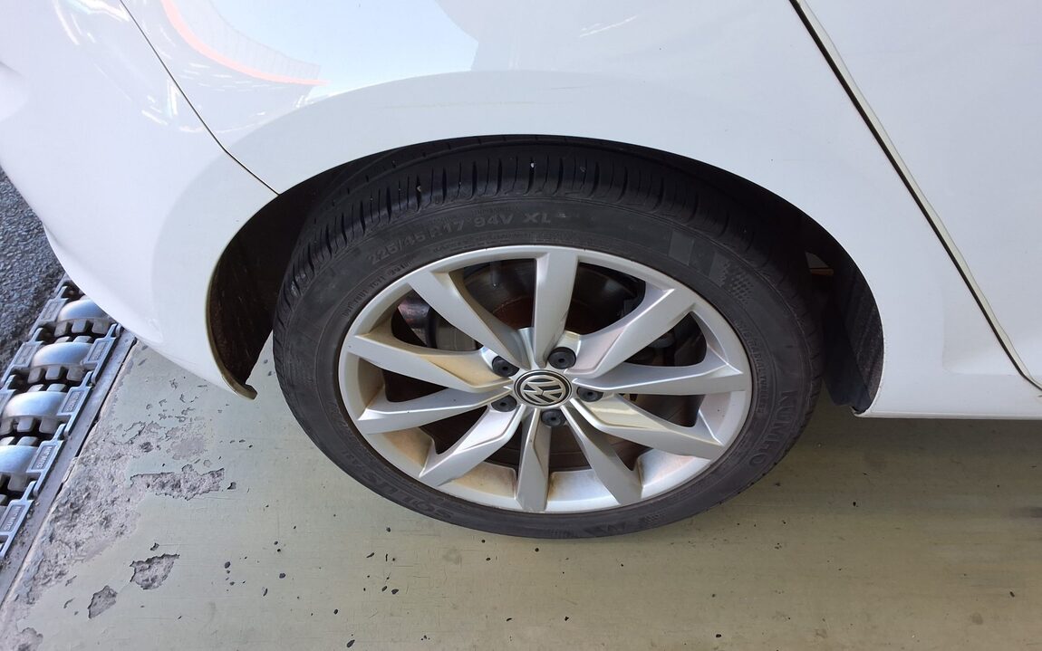 VOLKSWAGEN GOLF (7TH GEN) 2.0 TDI 2015 - zdjęcie 26