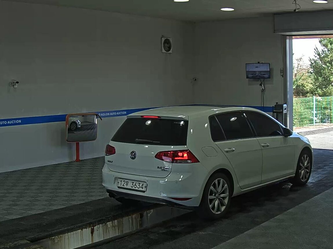 VOLKSWAGEN GOLF (7TH GEN) 2.0 TDI 2015 - zdjęcie 5