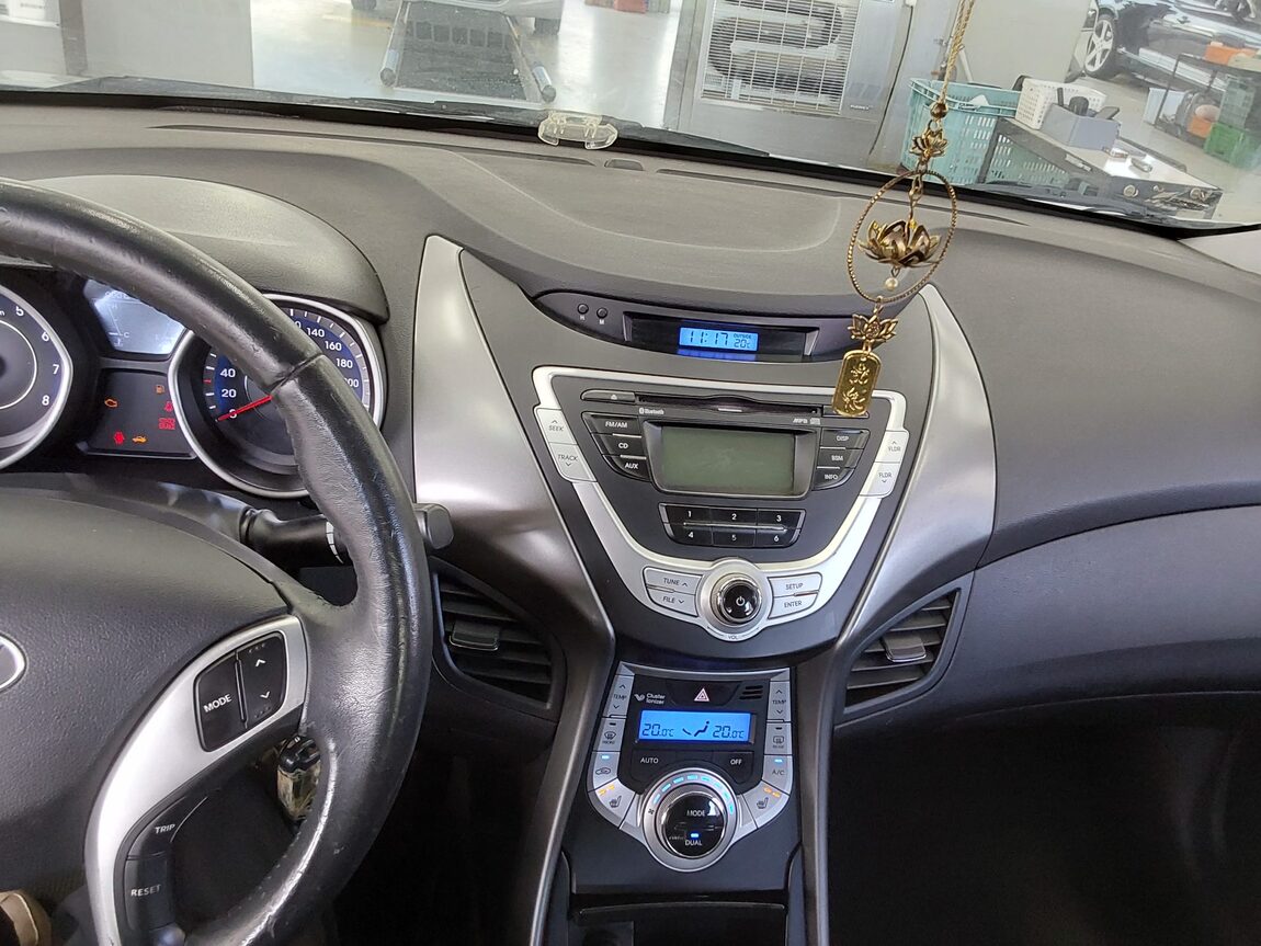 HYUNDAI AVANTE MD M16 GDi LUXURY 2012 - zdjęcie 17