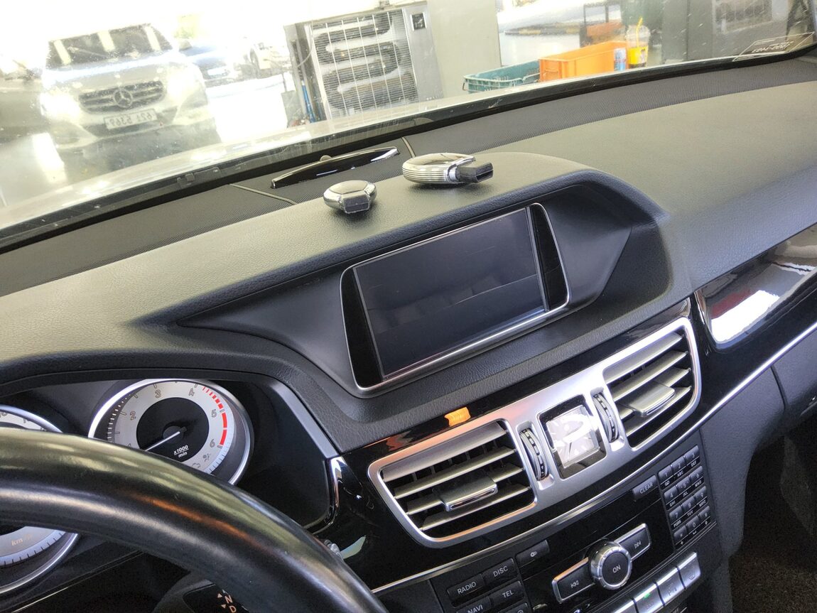 MERCEDES-BENZ E-CLASS (4TH GEN) E250 CDI 4MATIC 2014 - zdjęcie 17