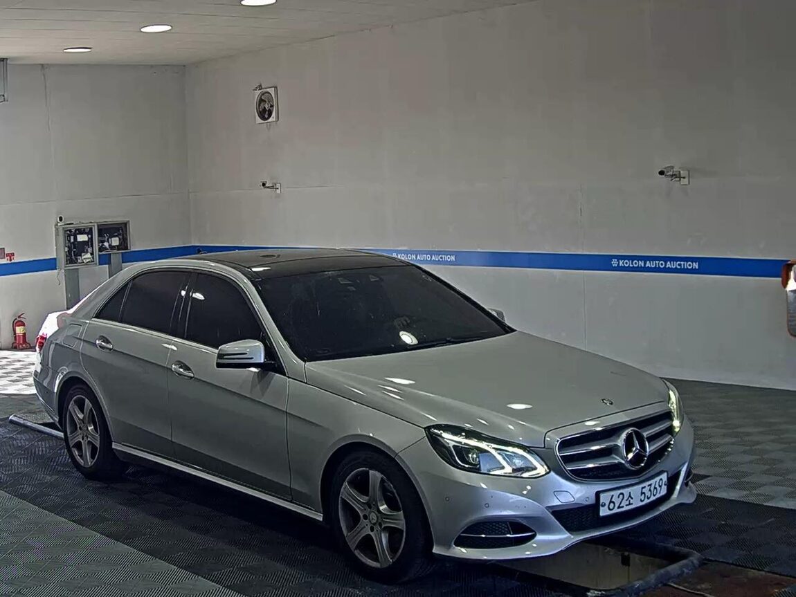 MERCEDES-BENZ E-CLASS (4TH GEN) E250 CDI 4MATIC 2014 - zdjęcie 3