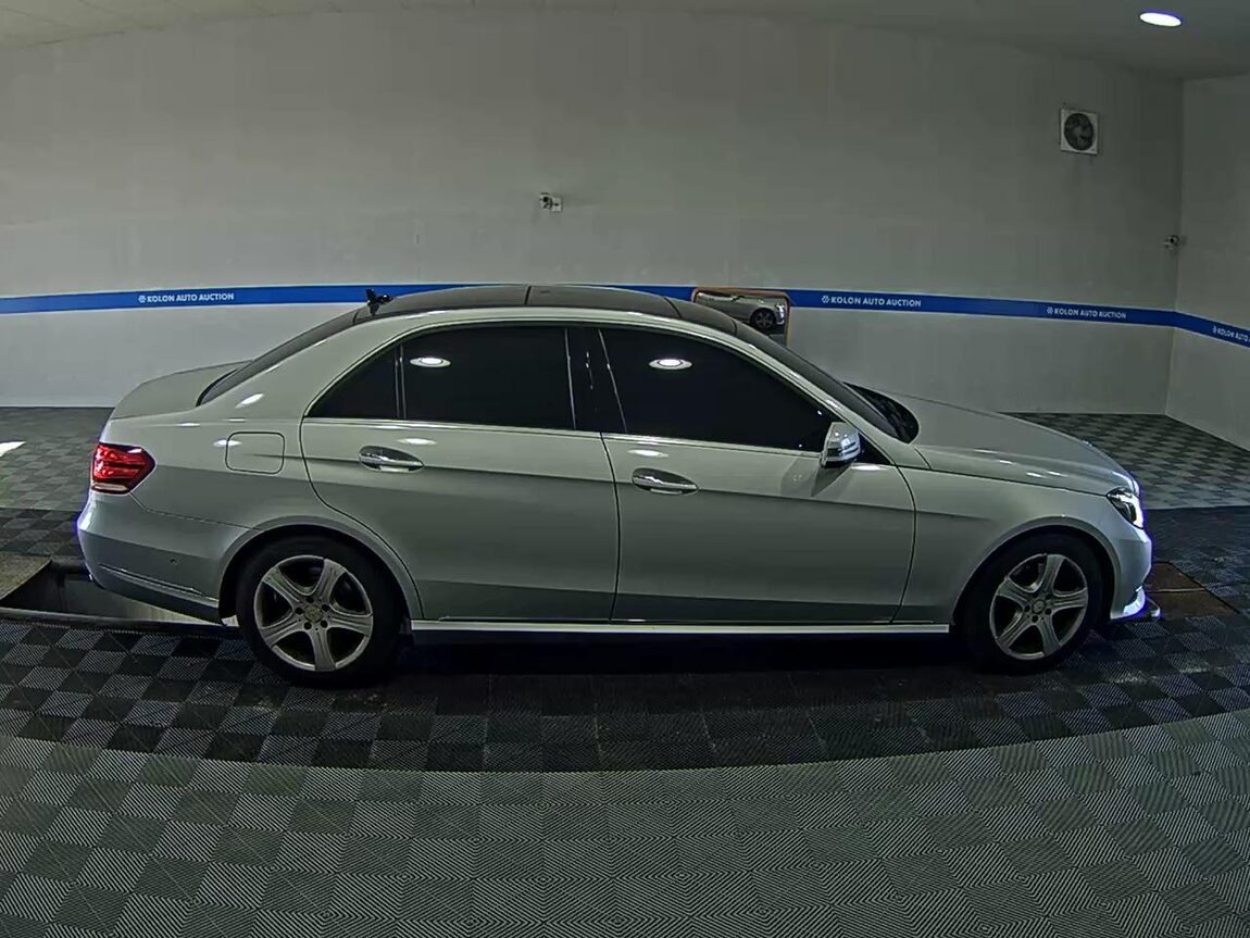 MERCEDES-BENZ E-CLASS (4TH GEN) E250 CDI 4MATIC 2014 - zdjęcie 4