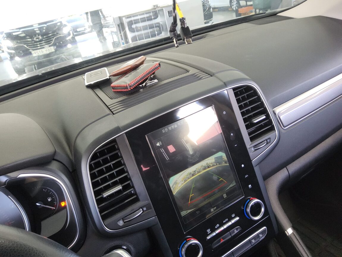 RENAULT (SAMSUNG) QM6 2.0 GDe 2WD RE 2018 - zdjęcie 17