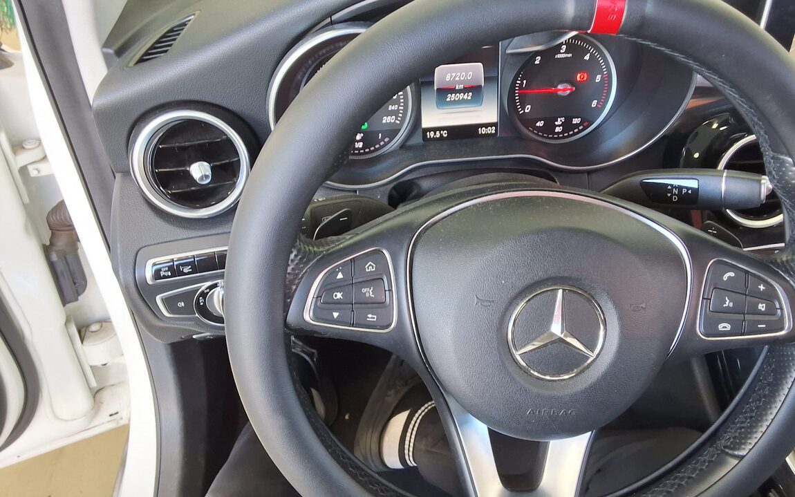 MERCEDES-BENZ C-CLASS (4TH GEN) C220 CDI BLUETEC AVANTGARDE 2015 - zdjęcie 17