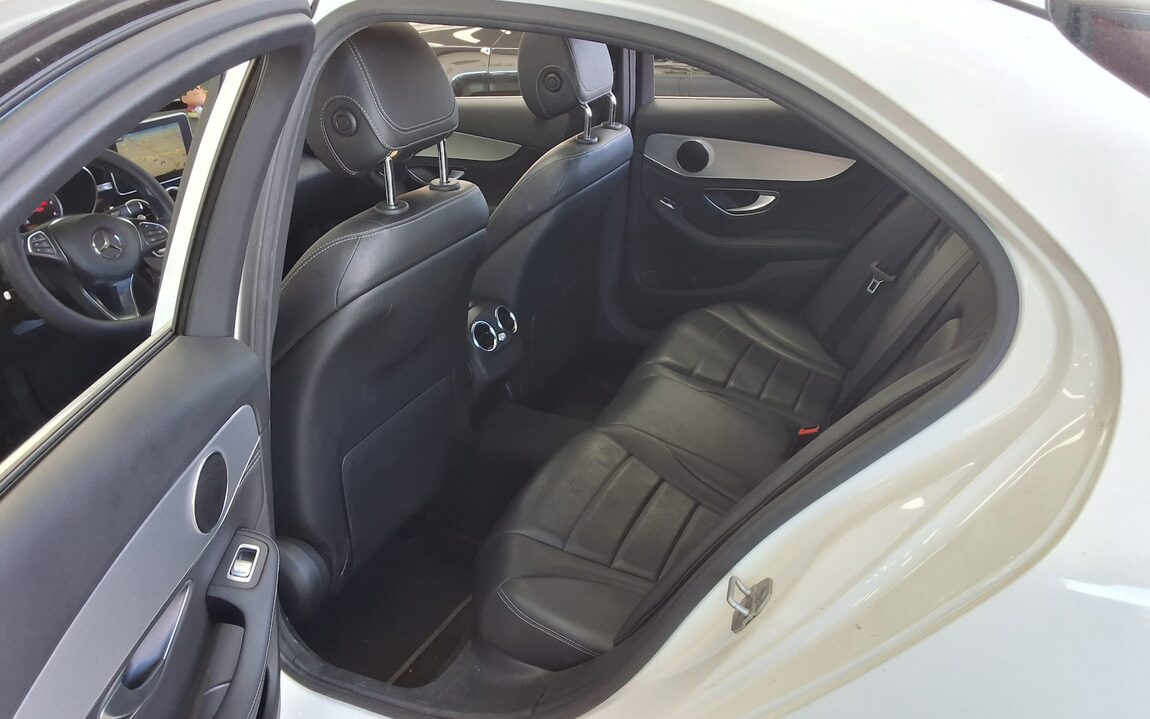 MERCEDES-BENZ C-CLASS (4TH GEN) C220 CDI BLUETEC AVANTGARDE 2015 - zdjęcie 12
