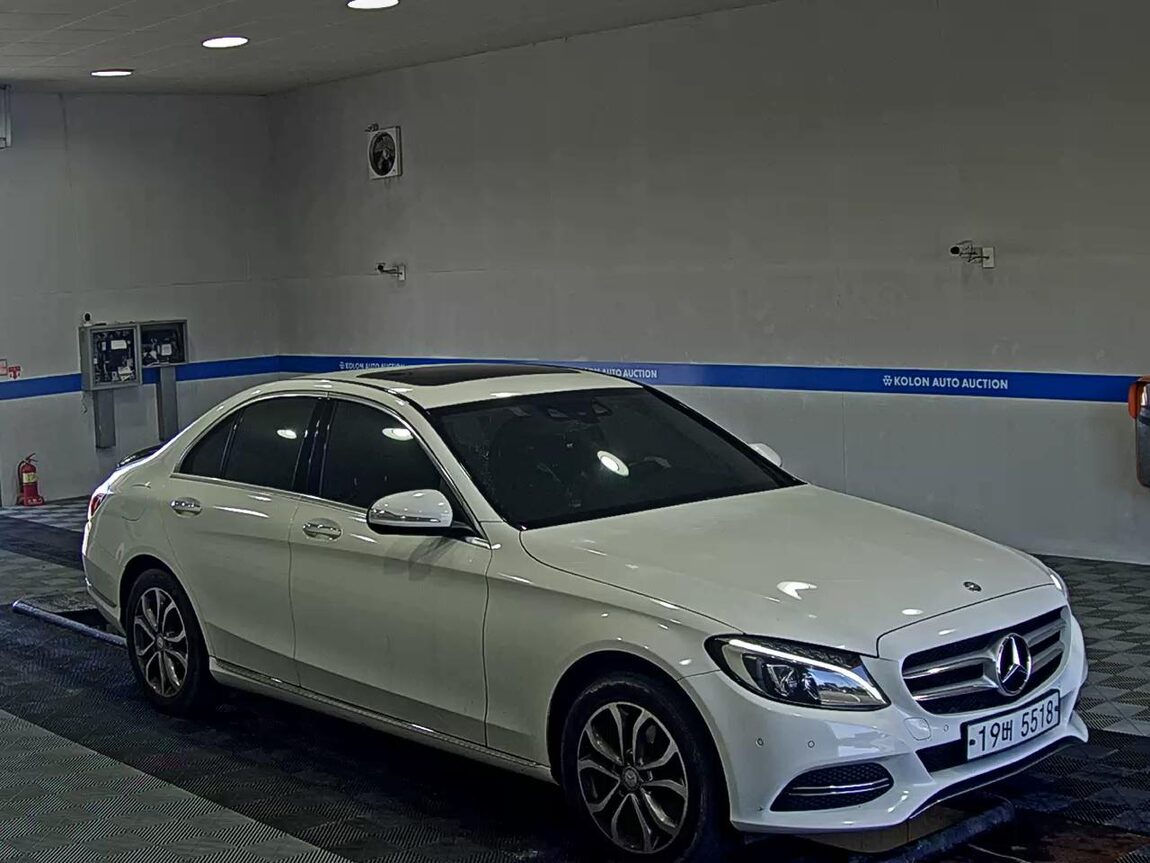 MERCEDES-BENZ C-CLASS (4TH GEN) C220 CDI BLUETEC AVANTGARDE 2015 - zdjęcie 3