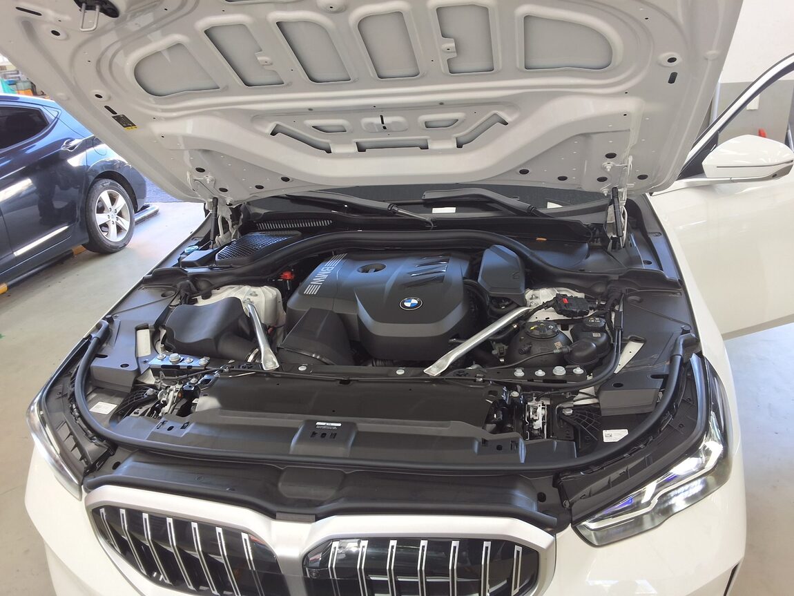 BMW 5 SERIES (8TH GEN) 520i 2026 - zdjęcie 20