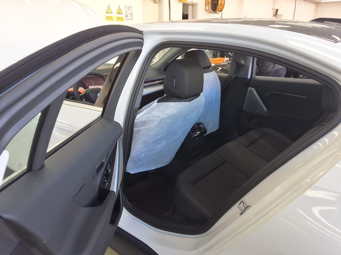 BMW 5 SERIES (8TH GEN) 520i 2026 - zdjęcie 12