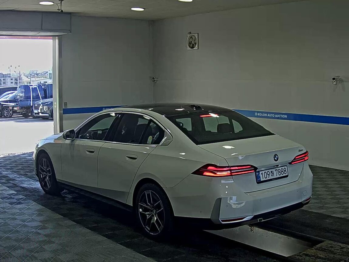 BMW 5 SERIES (8TH GEN) 520i 2026 - zdjęcie 6