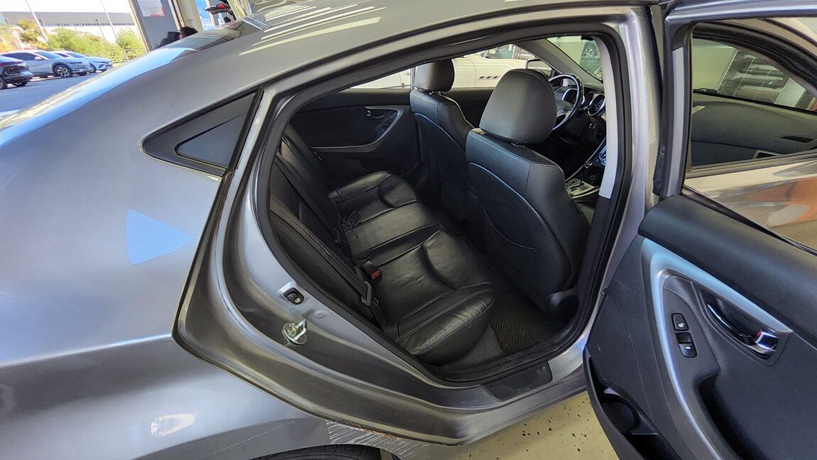 HYUNDAI AVANTE MD M16 GDi MODERN 2013 - zdjęcie 13
