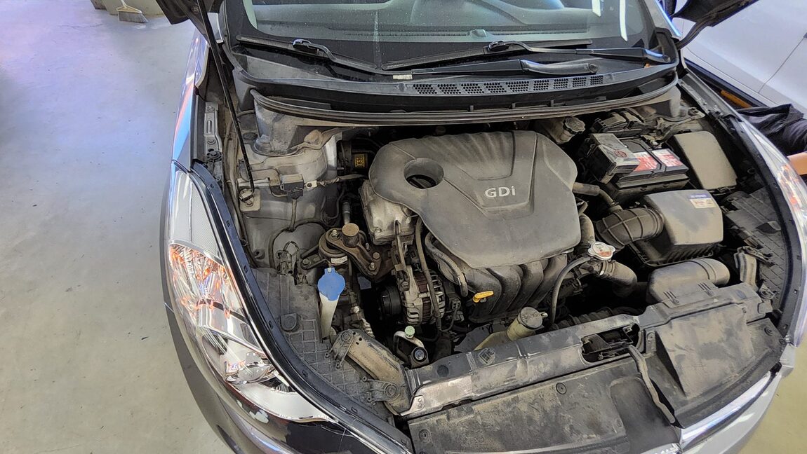 HYUNDAI AVANTE MD M16 GDi MODERN 2013 - zdjęcie 21