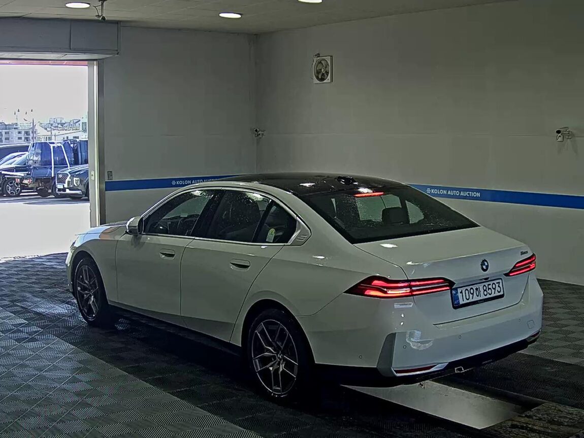 BMW 5 SERIES (8TH GEN) 520i 2026 - zdjęcie 6