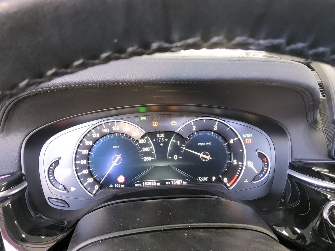 BMW 5 SERIES (7TH GEN) 520d LUXURY LINE SPECIAL 2018 - zdjęcie 9