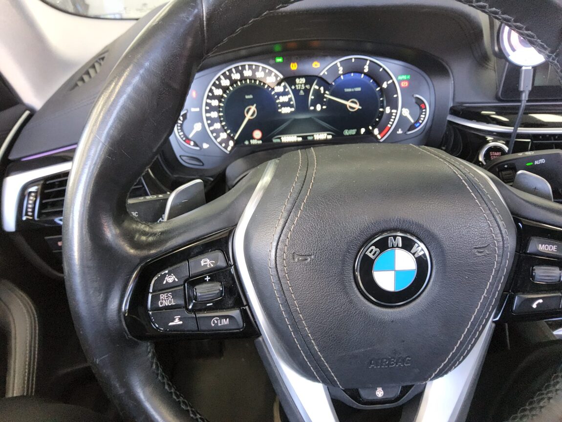 BMW 5 SERIES (7TH GEN) 520d LUXURY LINE SPECIAL 2018 - zdjęcie 18