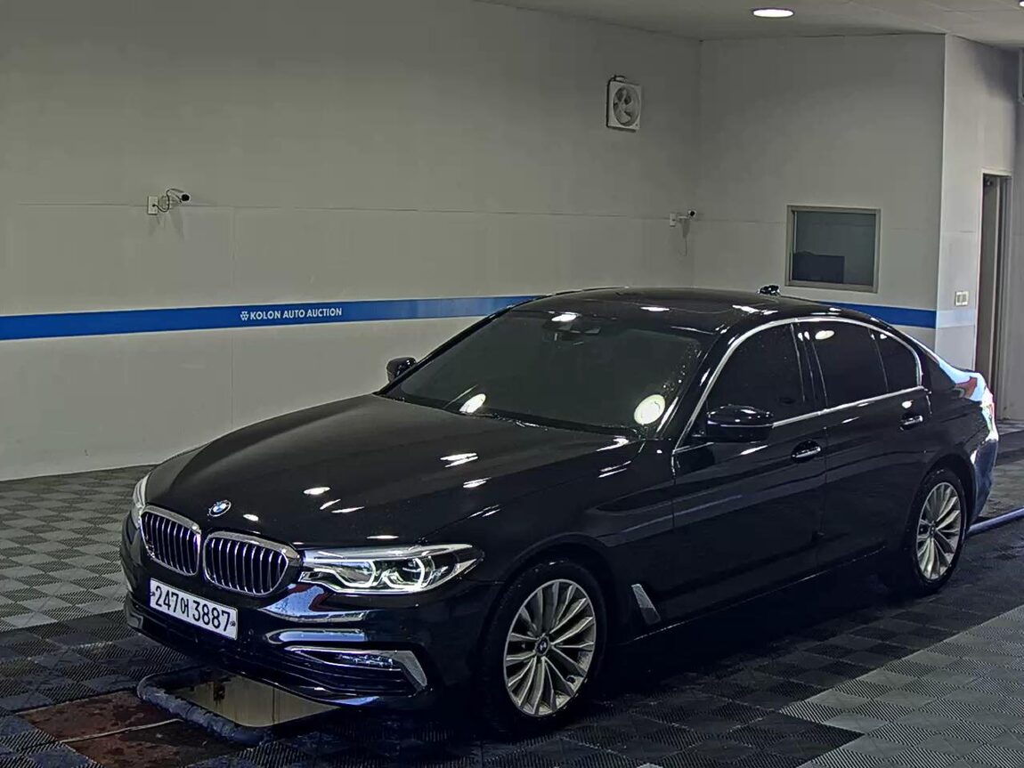 BMW 5 SERIES (7TH GEN) 520d LUXURY LINE SPECIAL 2018 - zdjęcie 2